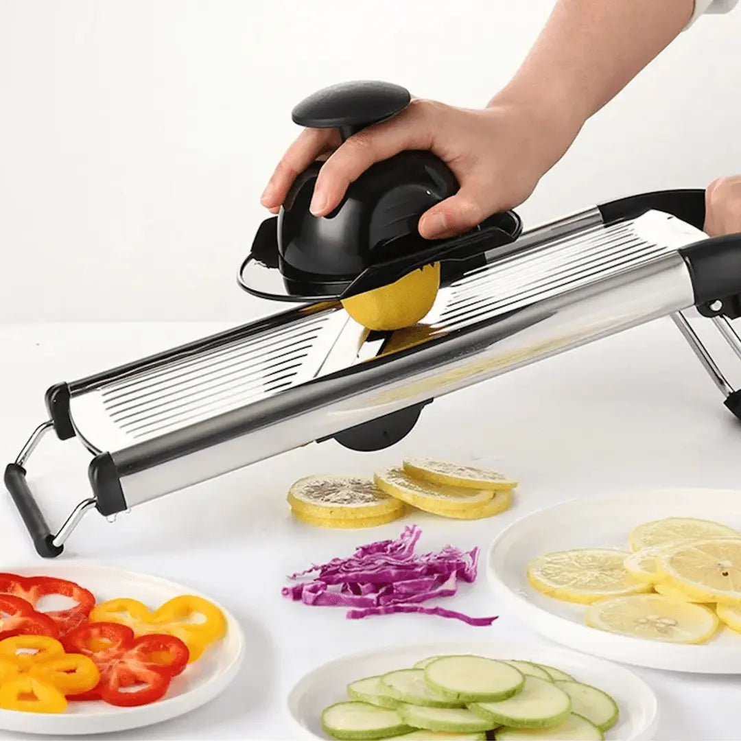 Roestvrijstalen PrecisionSlice mandoline snijder voor moeiteloos snijden van groenten en fruit.