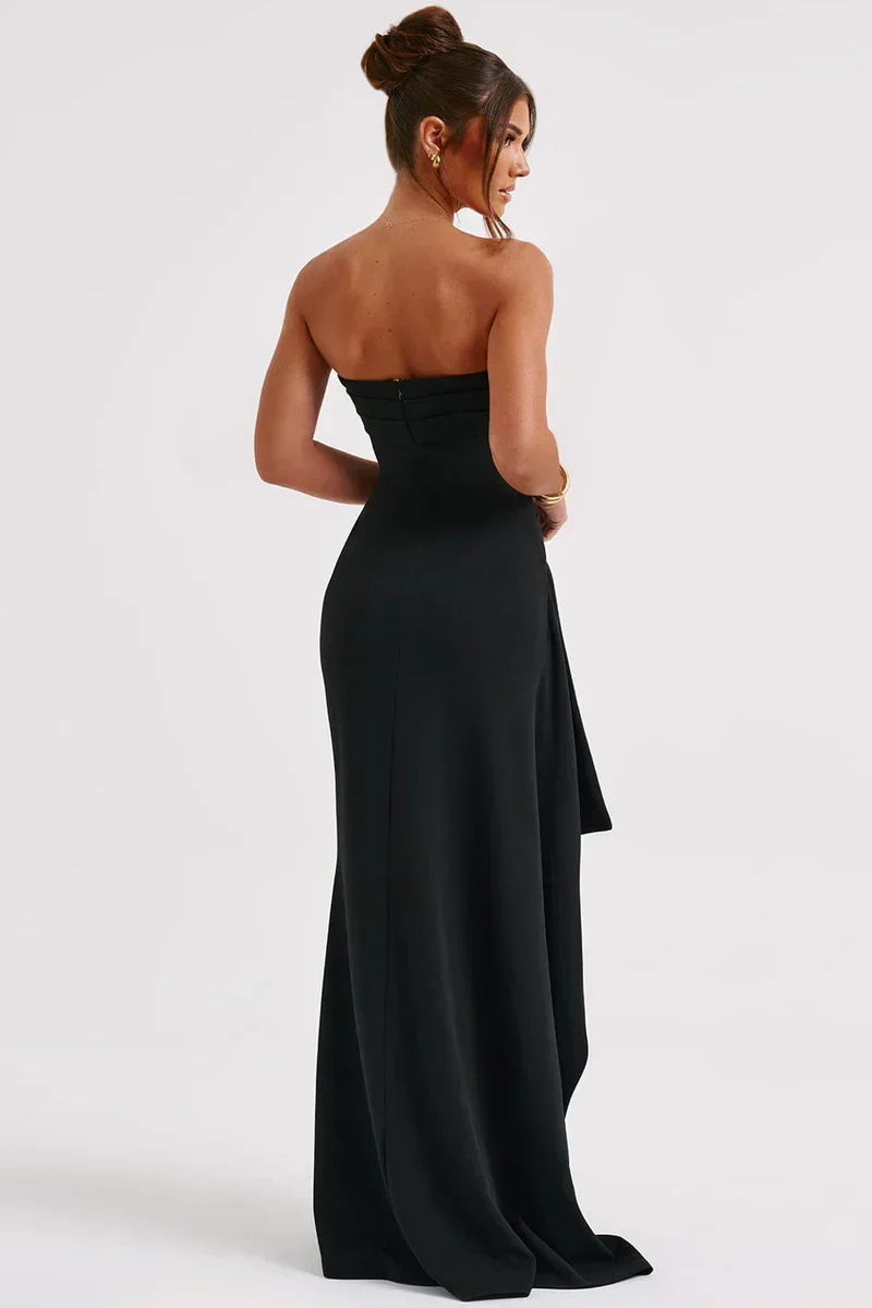 Donkerblauwe dames strapless avondjurk 'Stephanie' met getailleerde pasvorm en hoge split, avondkleding.