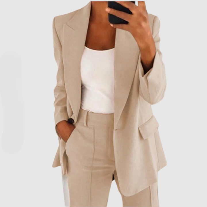 Elegante dames blazerset in semi-stretch stof, perfect voor zakelijke kleding of formele gelegenheden. Stijlvolle set.