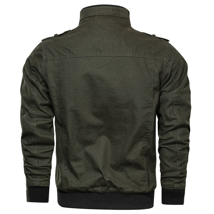 Close-up van het warme heren winterjack, winddicht en functioneel. Essentiële bovenkleding voor winterweer.