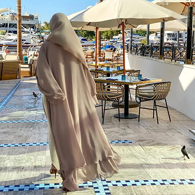 Elegante dames Open Abaya Amina met bijpassende hoofddoek, een stijlvolle islamitische jurk voor vrouwen.