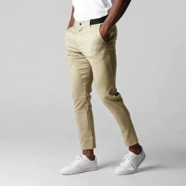 Heren stretch chino broek in modern slim fit design, ideaal voor comfort en stijl, met elastische taille.