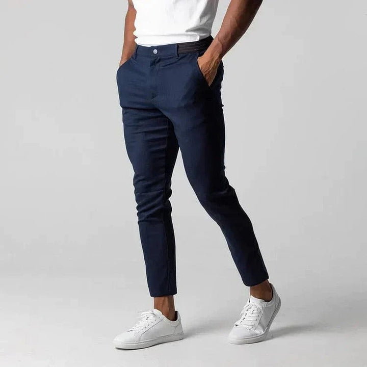 Casual-zakelijke heren chino stretch broek, slim fit en comfortabel, met elastische taille en moderne look.