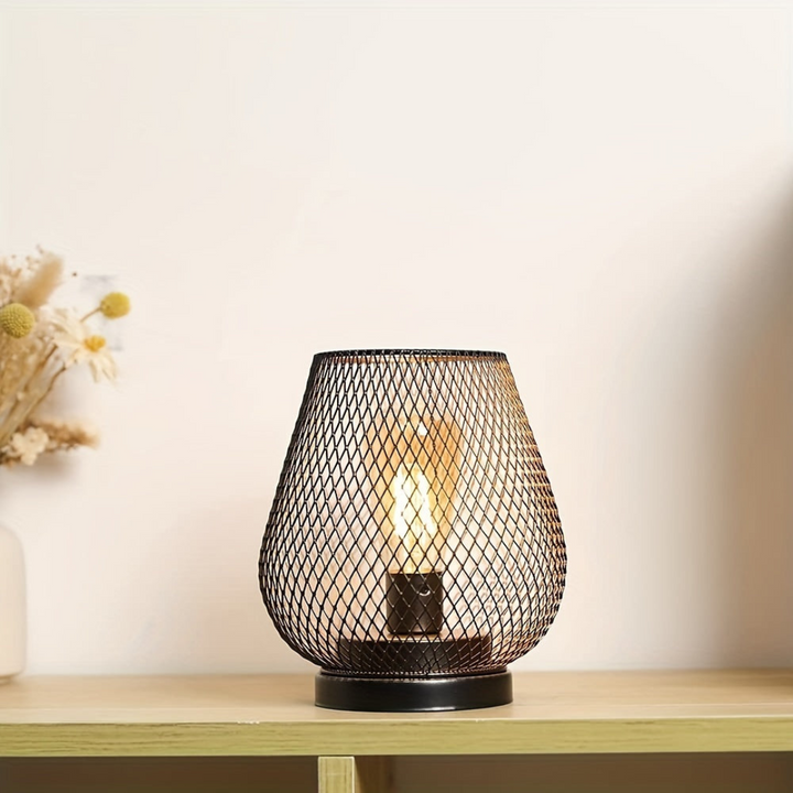 Productafbeelding van de luxe LED lantaarn, benadrukt de hoogwaardige afwerking en compacte vorm.
