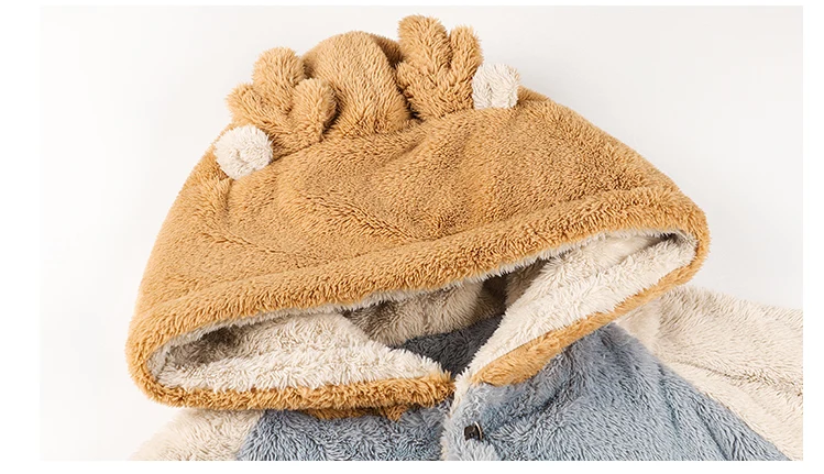 Een zachte flanellen hooded badjas voor heren. Warm, comfortabel en ideaal als winterse homewear of huispak.