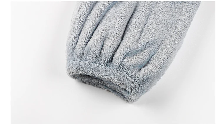 Zachte flanellen hooded heren badjas set. Warme winterkleding voor comfortabele ontspanning en homewear thuis.