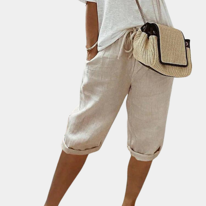Stijlvolle dames zomer shorts, veelzijdig voor strand, stadswandelingen en comfortabele vakantiemomenten.