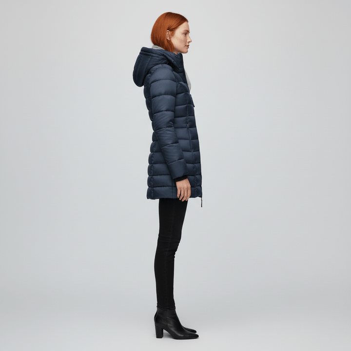 Luxe Sofia dames winterjas, combineert warmte met een verfijnde, slanke look.