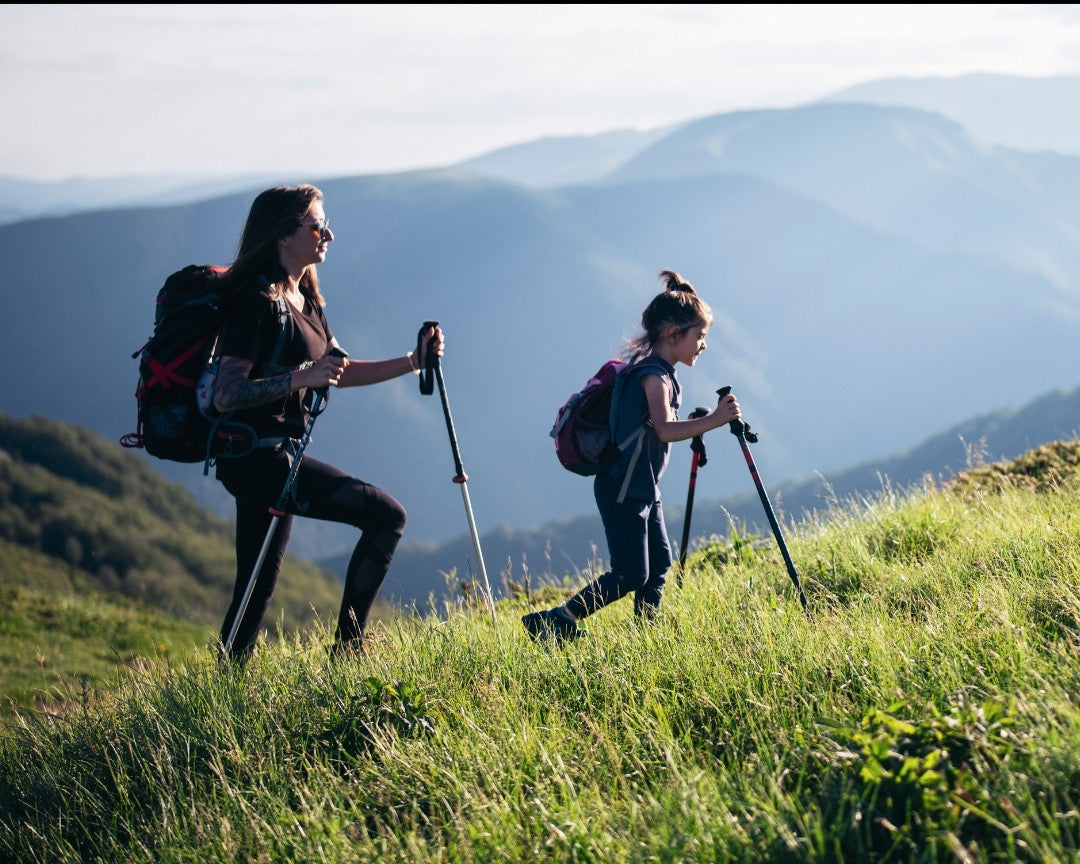 Comfortabele nordic walking stokken voor betere balans en ondersteuning tijdens wandelen en outdoor activiteiten.