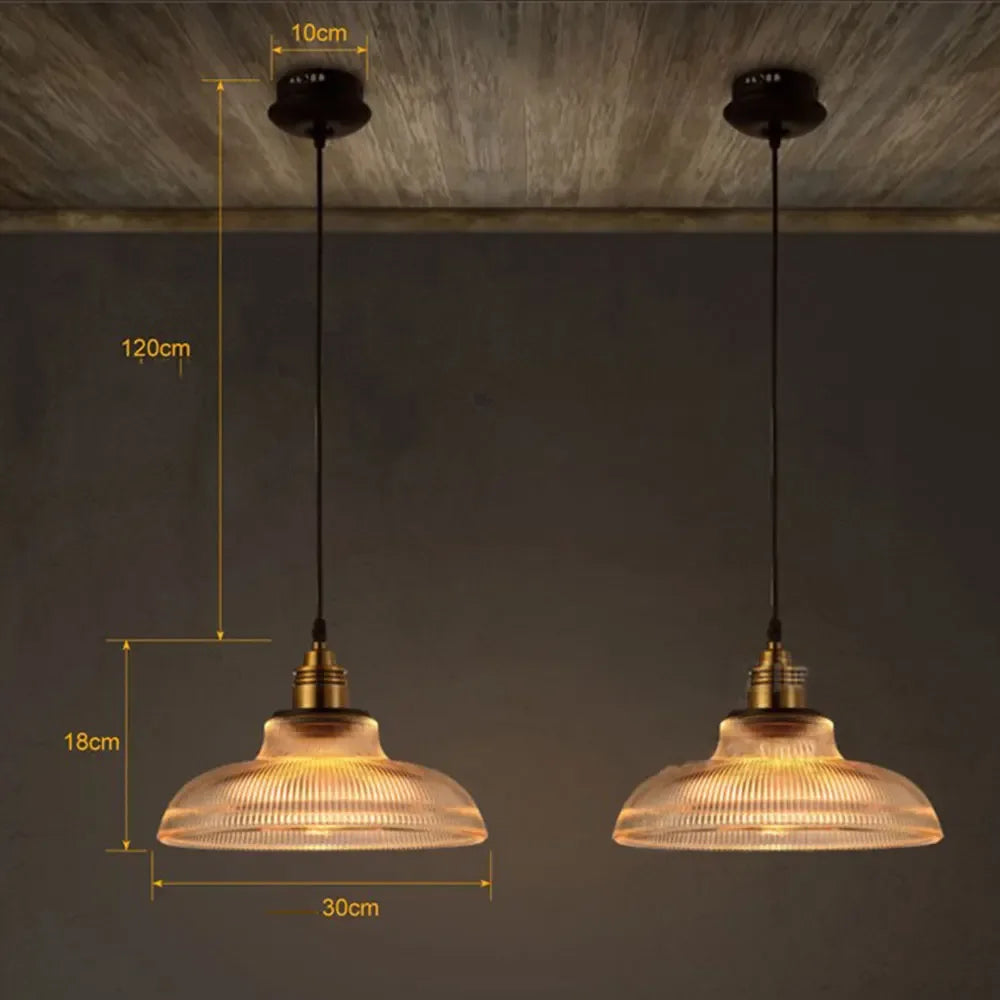 Minimalistische glazen hanglamp voor verlichting, een elegante keuze voor boven de eettafel of in de hal.