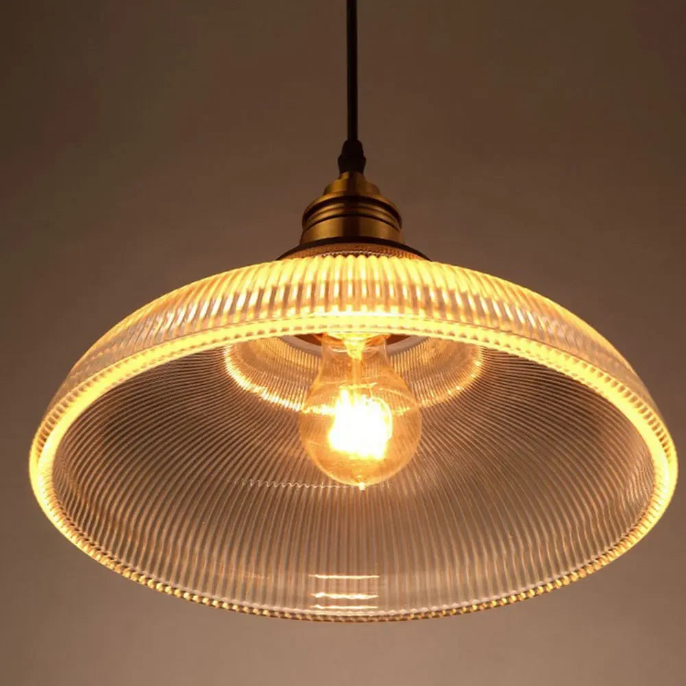 Stijlvolle LumiVibe plafondlamp van glas, beschikbaar in amber, voor een warme en uitnodigende sfeer.