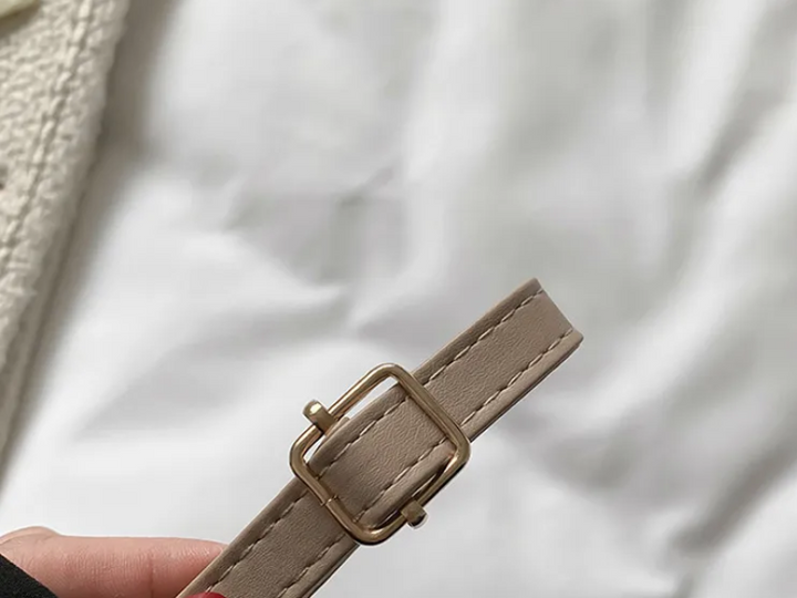 Stijlvol zwart PU leren mode accessoire: een veelzijdige dames handtas met twee draagmogelijkheden.