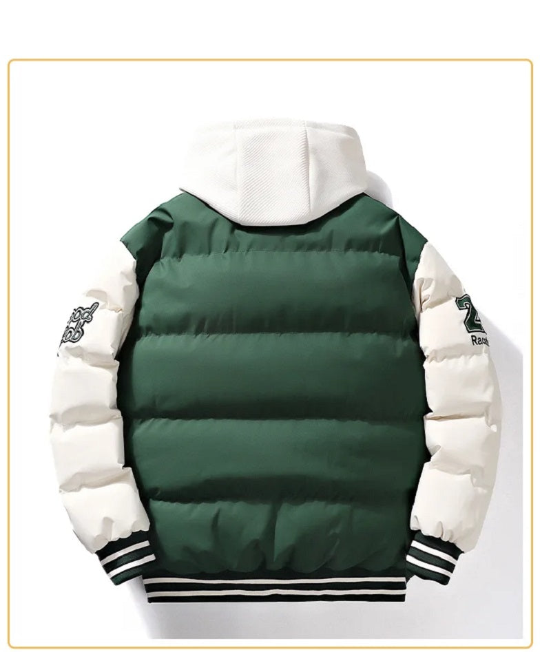 Stijlvolle heren winter varsity jas met ribboorden en drukknoopsluiting. Trendy kleding voor de modebewuste man.