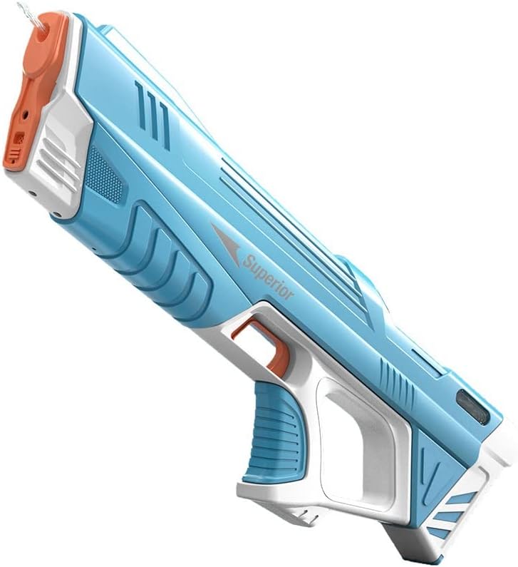 Detail van ergonomisch unisex elektrisch waterpistool met grote watertank en krachtige straal.