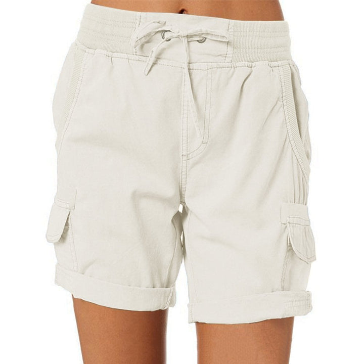 Modieuze dames utility shorts met functionele zakken, perfect voor een veelzijdige en casual look.