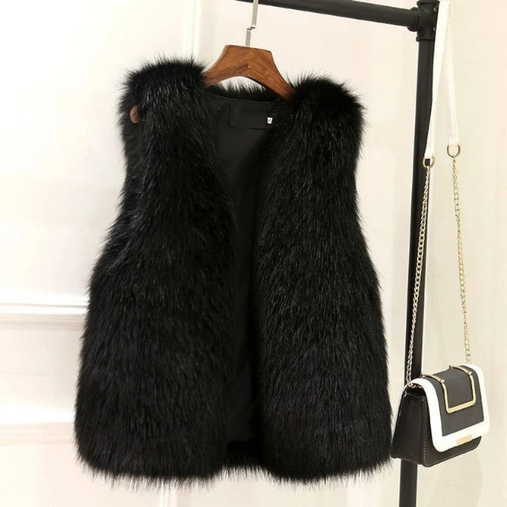 Dames bontlook gilet Tahlia, een zacht en comfortabel laagje voor koude dagen, zeer elegant.