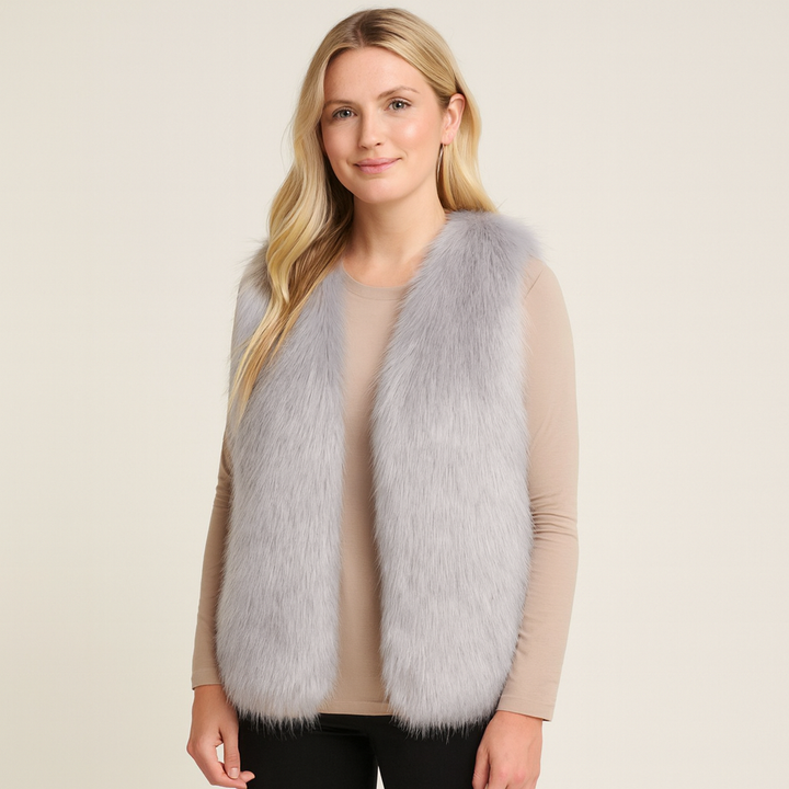 Elegant dames gilet Tahlia met zachte bontlook, perfect voor winterse laagjes en warmte.