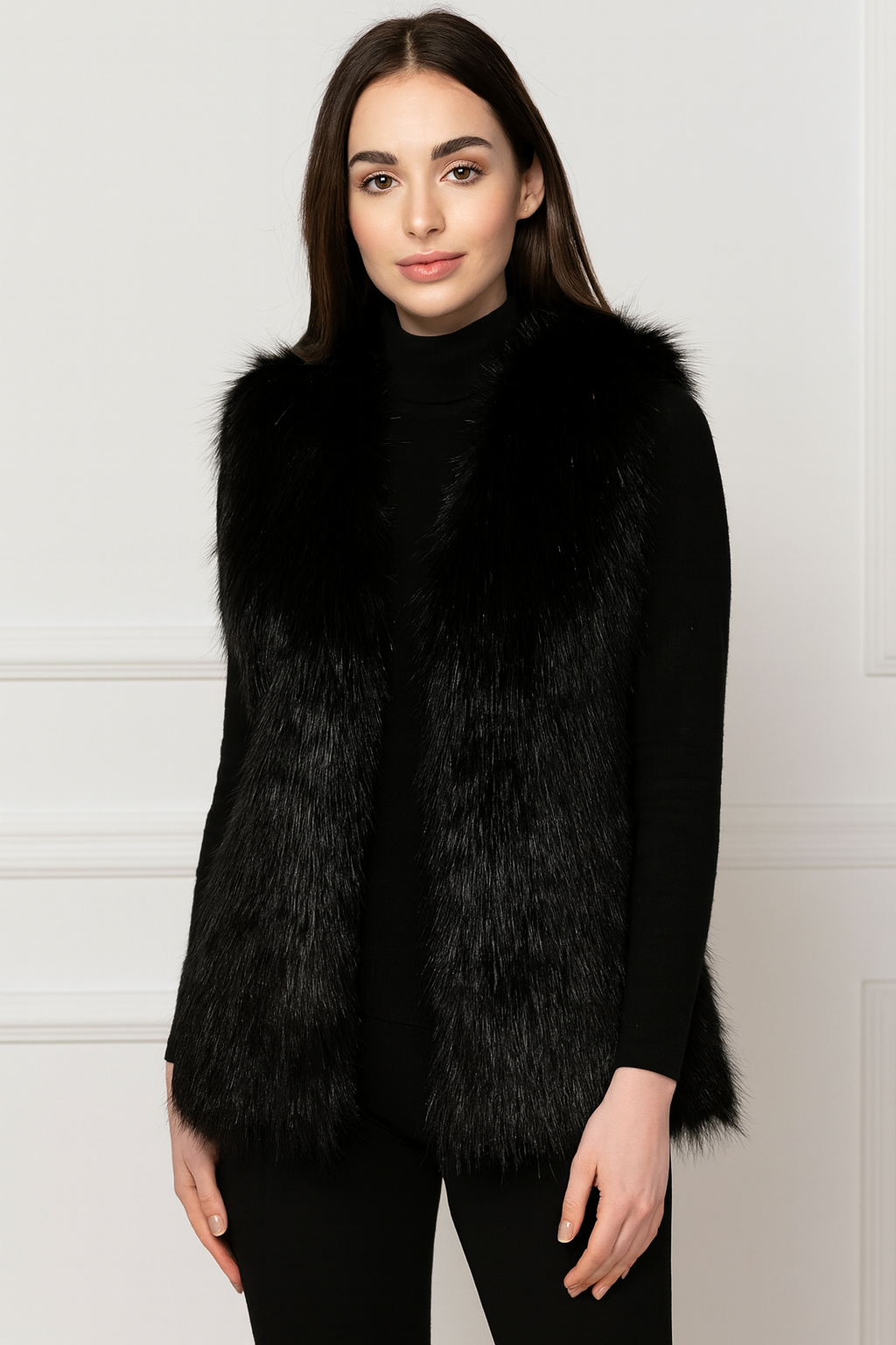 Modieus Tahlia mouwloos vest voor dames, met elegante bontlook, warm en trendy in de winter.
