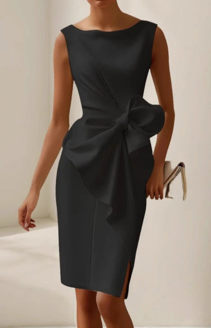 Perfecte zomerjurk of galajurk voor dames: elegante, getailleerde cocktailjurk met strik.