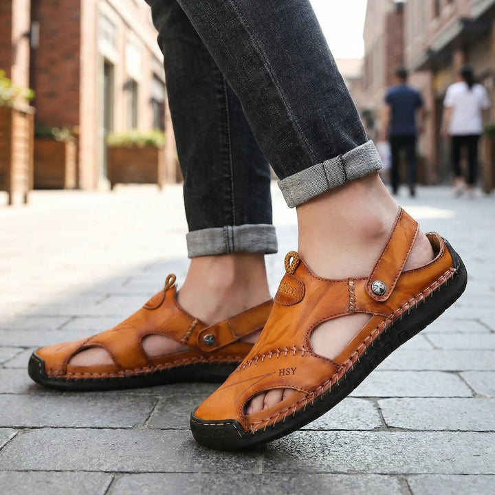 Jake heren ademende sandalen met gesloten teen, ideaal voor comfort en bescherming tijdens wandelingen.