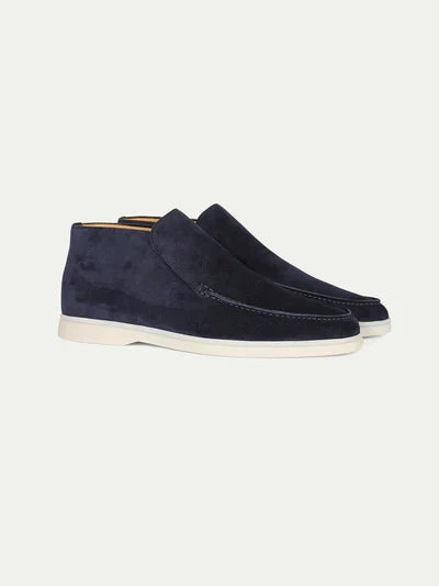 Donkerblauwe Alexander suède heren loafers. Veelzijdige, comfortabele instappers voor zowel zakelijk als casual.