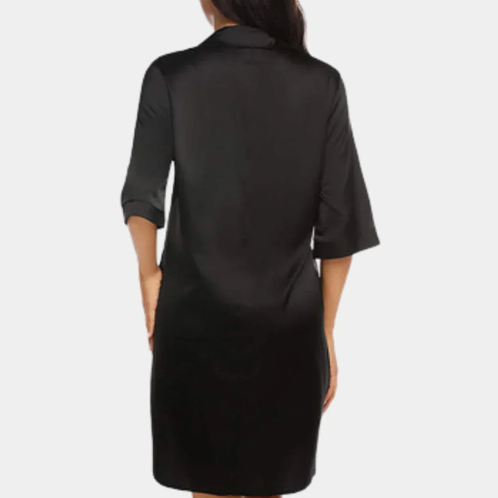 Comfortabel roze dames nachthemd in mini jurk stijl, met korte mouwen voor een stijlvolle en ontspannen nacht.