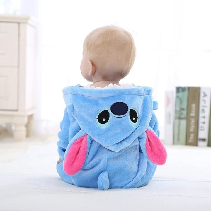 Knuffelbare baby dierenoverall met zachte stof en rits, ideaal voor comfortabele winterse babykleding.