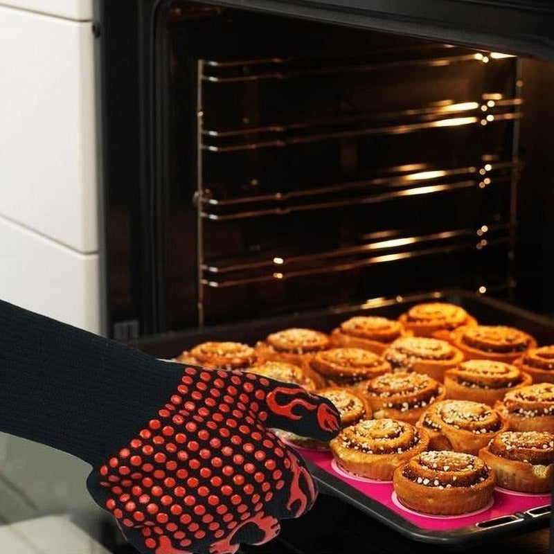 Antislip BBQ handschoenen, hittebestendig en unisex, voor een stevige grip op hete pannen.