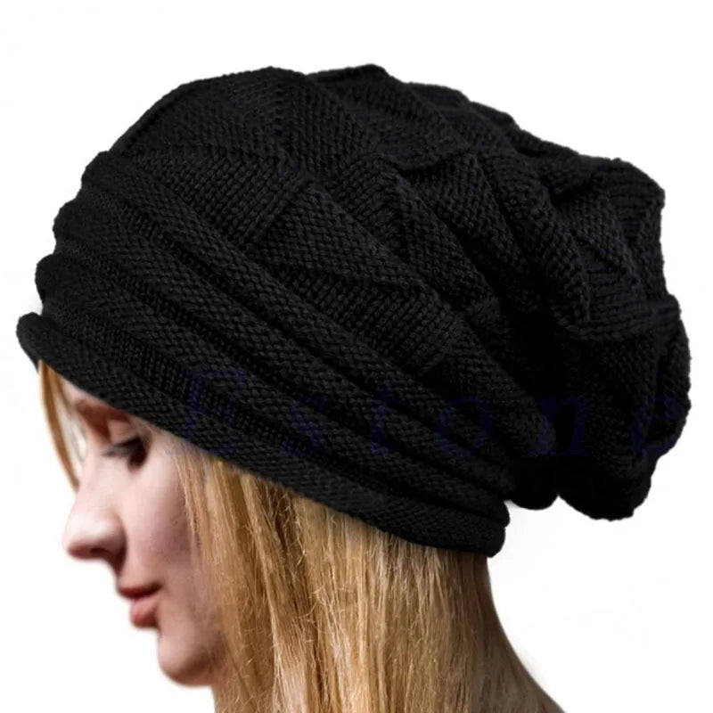 Modieuze gebreide damesmuts, zachte beanie perfect voor de winter.
