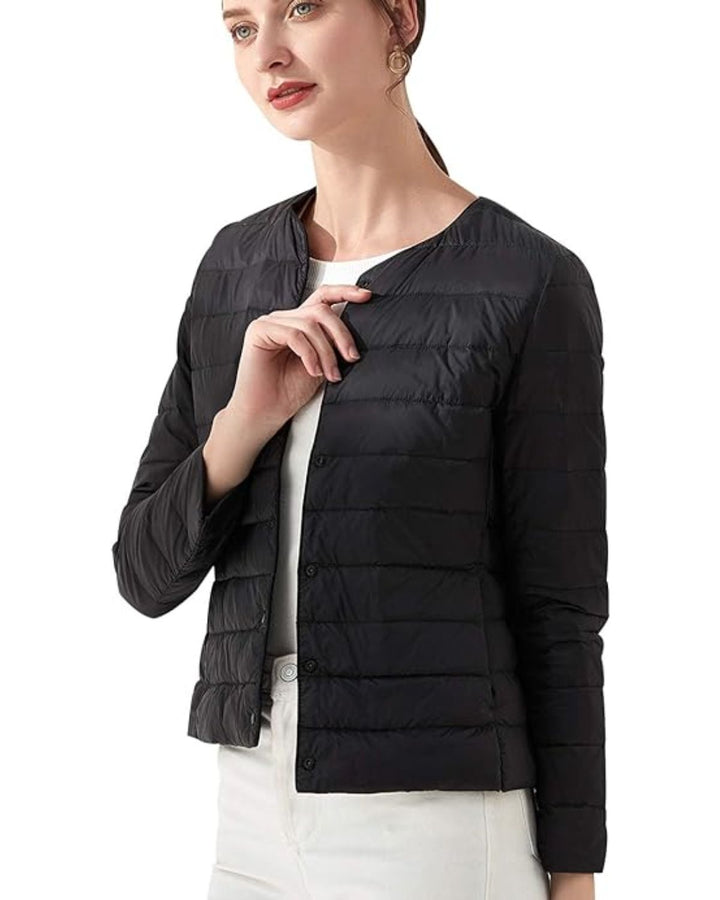 Lichtgewicht dames donsjack, warm en comfortabel voor de winter. Perfecte casual wintermode.