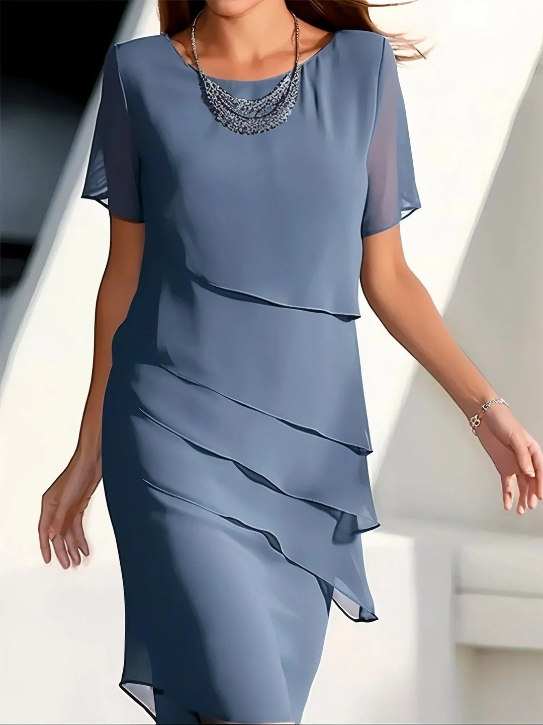 Elegante dames midi jurk, verfijnde stijl voor elke gelegenheid. Perfect als zomerjurk of feestjurk.