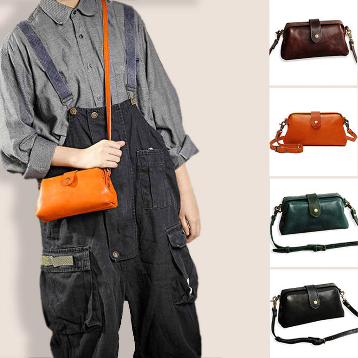 Elegante leren crossbody tas voor dames, klein formaat maar verrassend ruim.