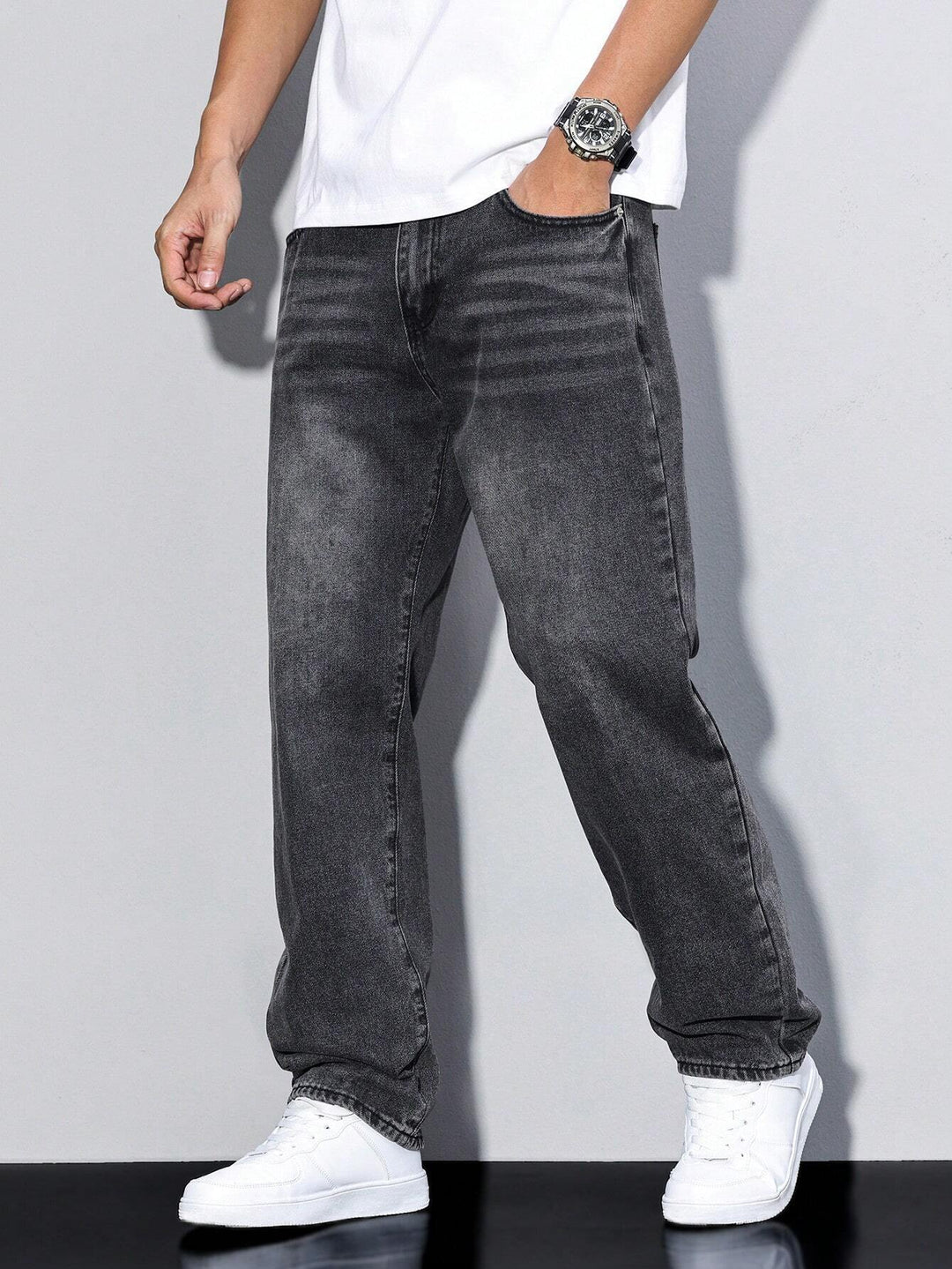 Moderne heren baggy jeans, losse pasvorm voor optimaal comfort en bewegingsvrijheid.