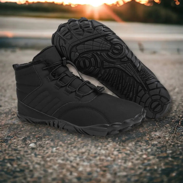 Zwarte Charli ultradunne barefootschoen voor natuurlijke grip, perfect voor sport en dagelijks gebruik.