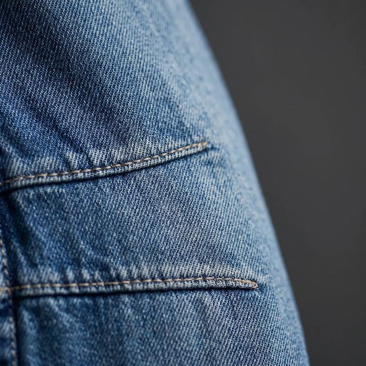 Trendy dames barrel jeans met unieke gebogen pijpen. Stijlvolle losse pasvorm voor een modieuze damesmode look.