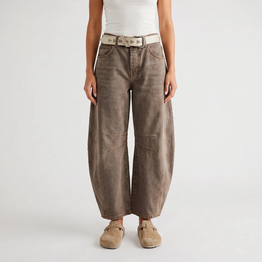 Comfortabele dames barrel jeans, losse pasvorm. Trendy enkellengte spijkerbroek voor casual outfits.
