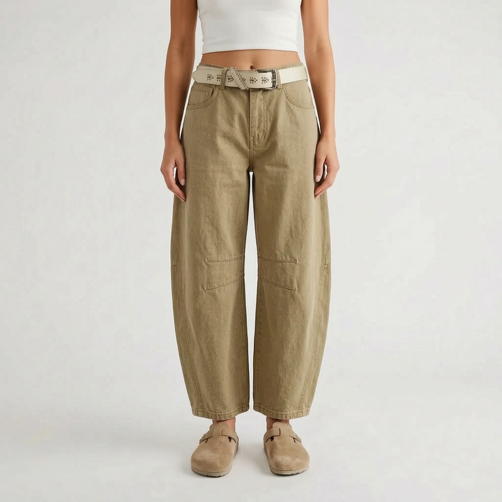 Trendy dames jeans met gebogen pijpen, type barrel jeans. Losse pasvorm, enkellengte, ideaal voor casual stijl.