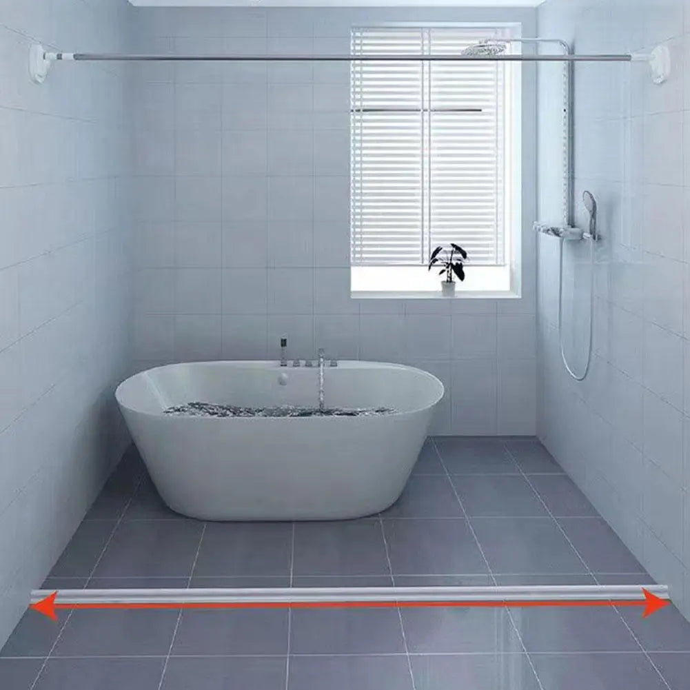 Waterdichte Akua WaterStopper, essentieel badkameraccessoire voor een droge douche en veilige badkameromgeving.
