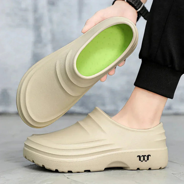 Veilige AquaStep werkschoenen met anti-slip, orthopedisch comfort voor alle beroepen, waterdicht design.