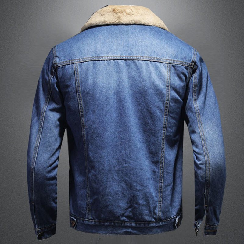 Warm heren denim winterjack met zachte fleece voering. Perfect voor outdoor activiteiten en dagelijks gebruik in de winter.