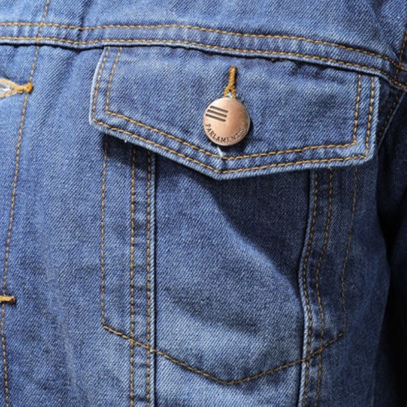 Modern heren denim windjack met warme fleece binnenvoering. Perfecte casual winterjas voor een stijlvolle outdoor look.