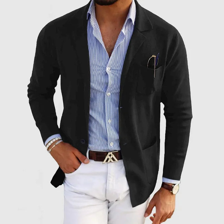Stijlvol herenvest Milo met reverskraag en praktische zakken, ideaal voor een modieuze mannenmode outfit.