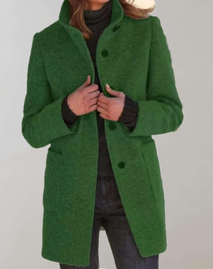 Stijlvolle dames wollen jas met hoge hals, perfect voor een elegante en comfortabele look deze winter.