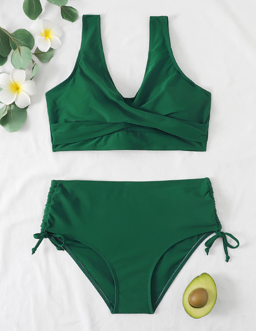 Trendy dames zwemkleding: high waist bikini set met elegante snit en verstelbare schouderbandjes.