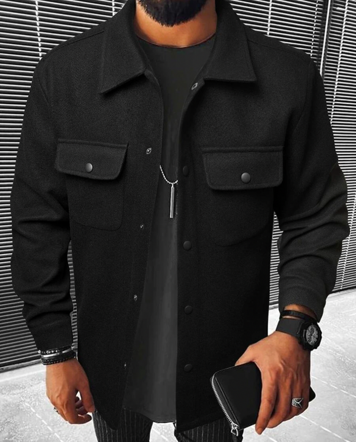 Warm heren overshirt met borstzakken, ideaal voor herfst/winter kleding.