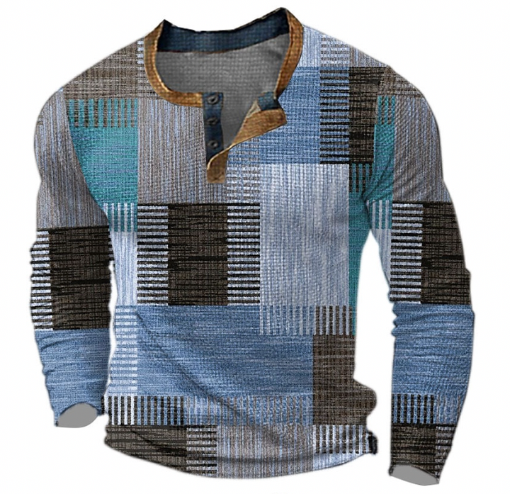 Man draagt blauwe Milo klassieke heren trui. Moderne, comfortabele en warme winter trui voor een stijlvolle look.