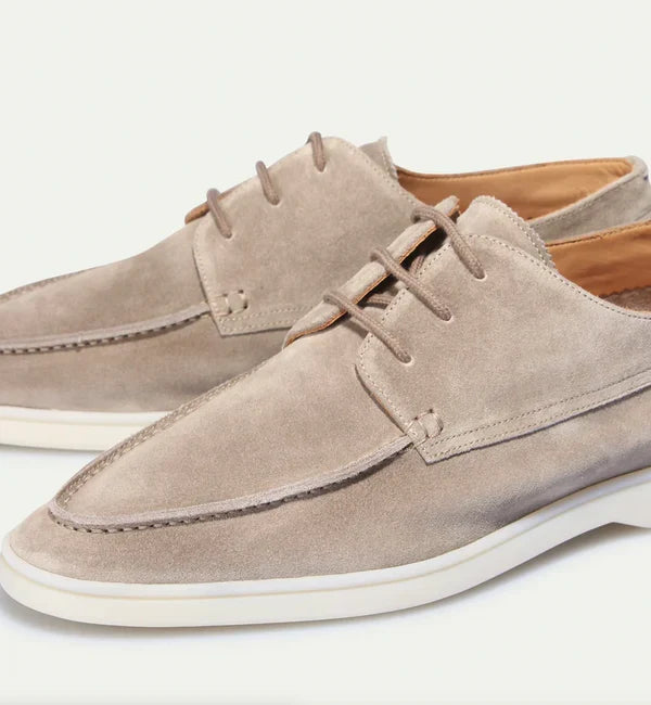 Heren voetmode: Diederik loafers in beige leer. Stijlvolle en comfortabele veterschoenen voor herfst/lente/winter.