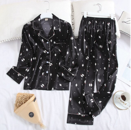 Zachte, ademende Comfy Pyjama Set voor dames, ideaal als stijlvolle loungewear of nachtkleding.
