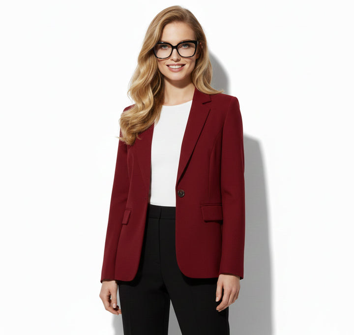 Damesblazer gestyled met jeans en top. Comfortabele en elegante blazerjas voor diverse casual en zakelijke outfits.