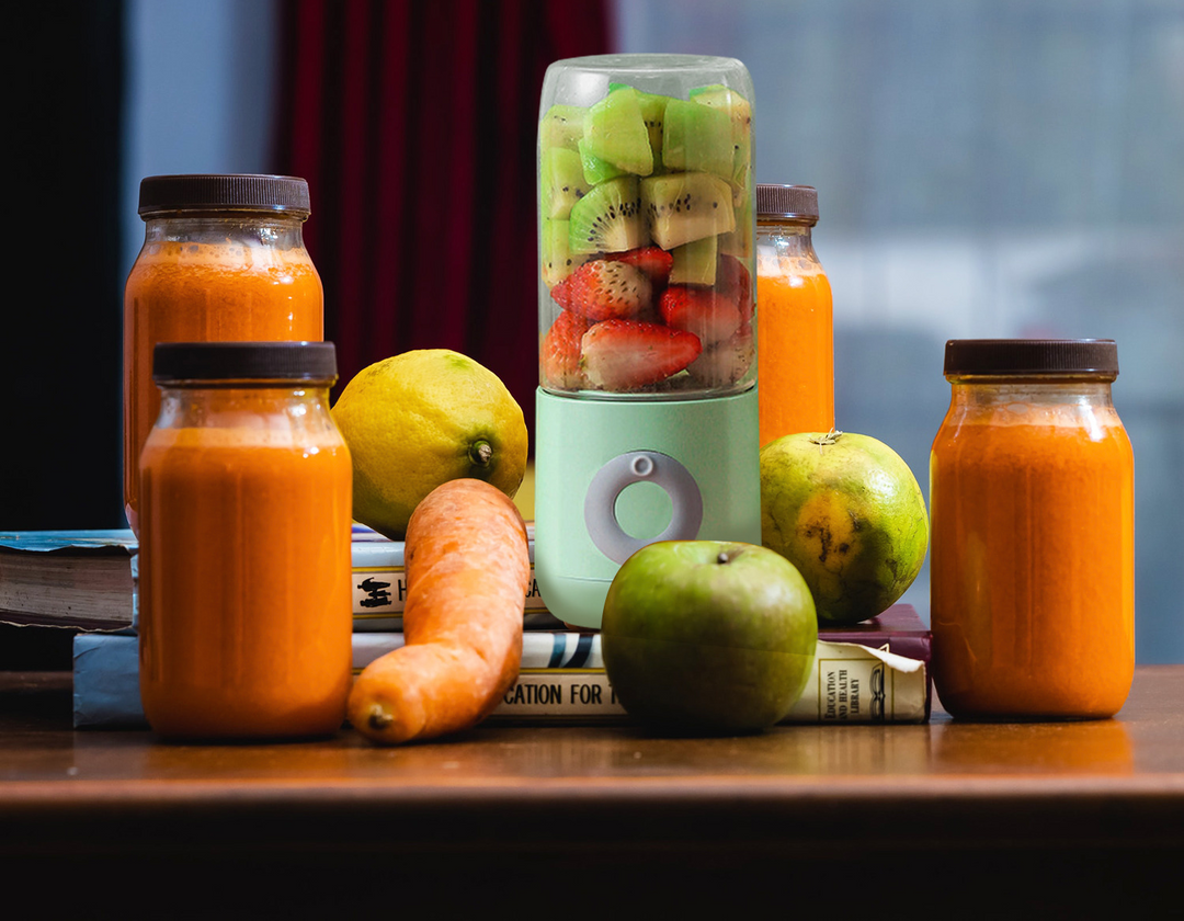 Gezonde fruitpers blender voor snelle ontbijt smoothies. Een essentieel keukenapparaat voor een vitale start.